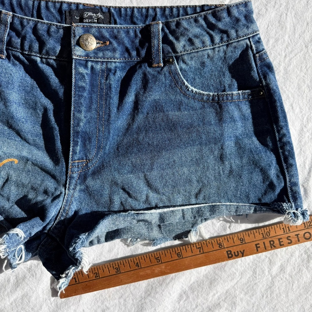 Vintage Ed Hardy Denim Cutoff Shorts Screaming Tiger Graphic Y2K Blue Size M - Picture 4 of 14